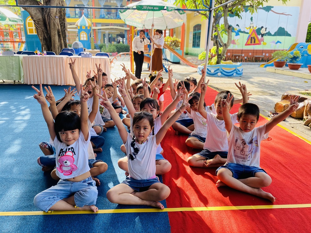 Hội thi " An toàn giao thông là hạnh phúc trẻ thơ"