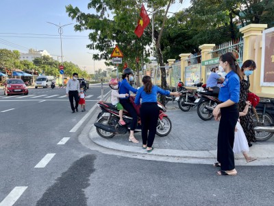 Bảo đảm trật tự, an toàn giao thông trước cổng trường học