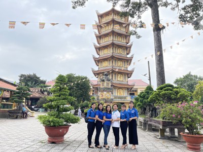 Chi đoàn Mầm non Tuổi Ngọc sinh hoạt chi đoàn tháng 7 với chủ đề "Tuổi trẻ Phường Phú Hòa - Viết tiếp câu chuyện hòa bình"