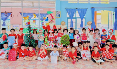 GIÁNG SINH ẤM ÁP TẠI TRƯỜNG MẦM NON TUỔI NGỌC