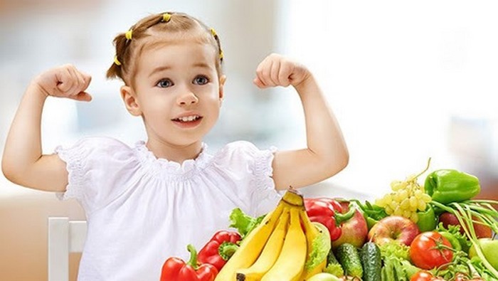 Để phòng chống dịch bệnh covid 19 cha mẹ cần có chế độ dinh dưỡng hợp lý, cân đối giúp con khỏe mạnh, an toàn trong mùa dịch.