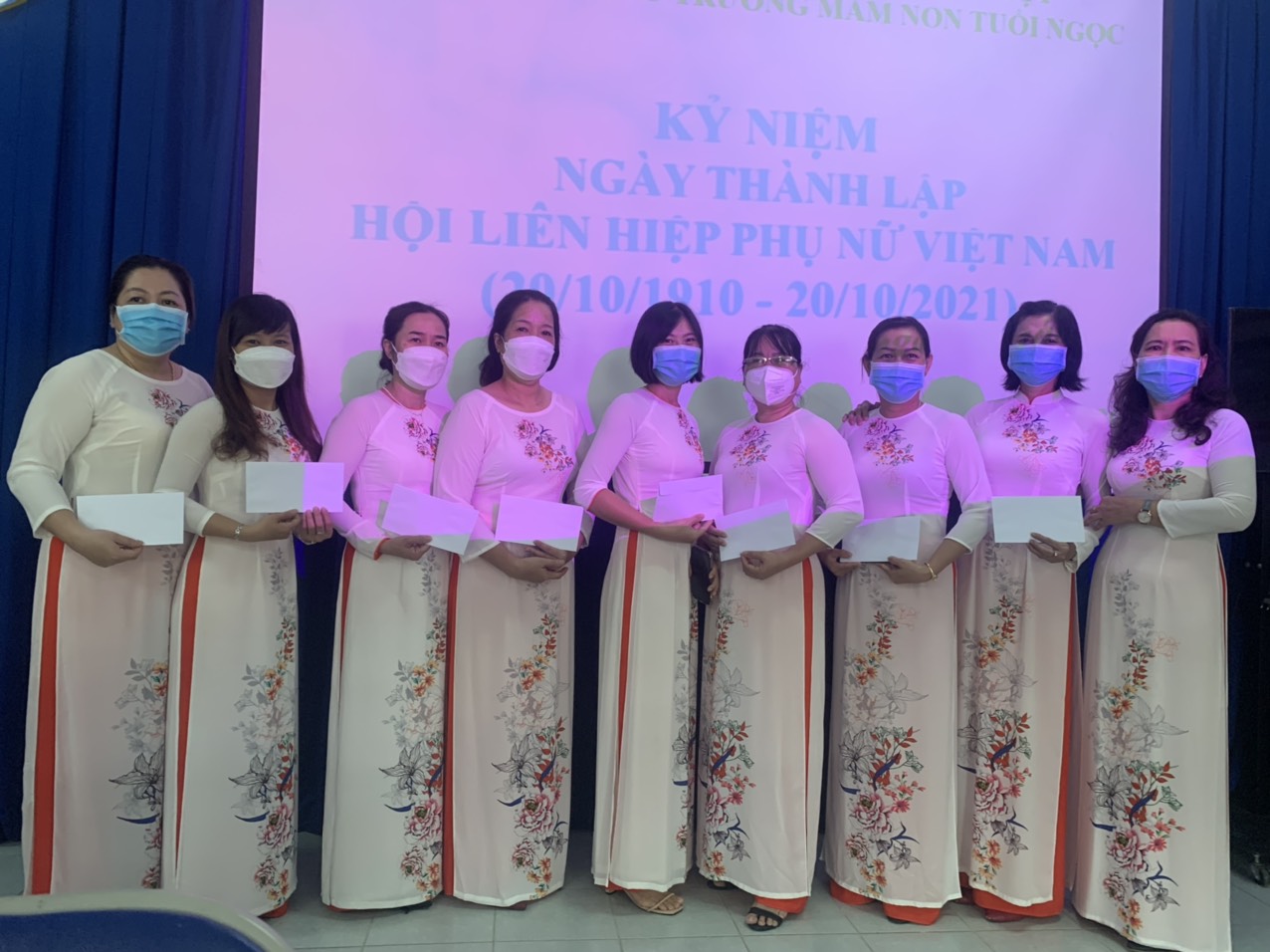 TRƯỜNG MẦM NON TUỔI NGỌC HỌP MẶT KỶ NIỆM NGÀY PHỤ NỮ VIỆT NAM 20/10.
