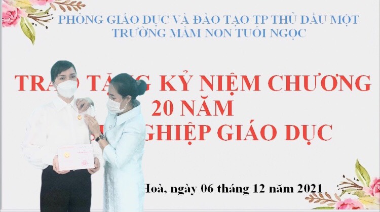 LỄ TRAO TẶNG KỶ NIỆM CHƯƠNG "VÌ SỰ NGHIỆP GIÁO DỤC"