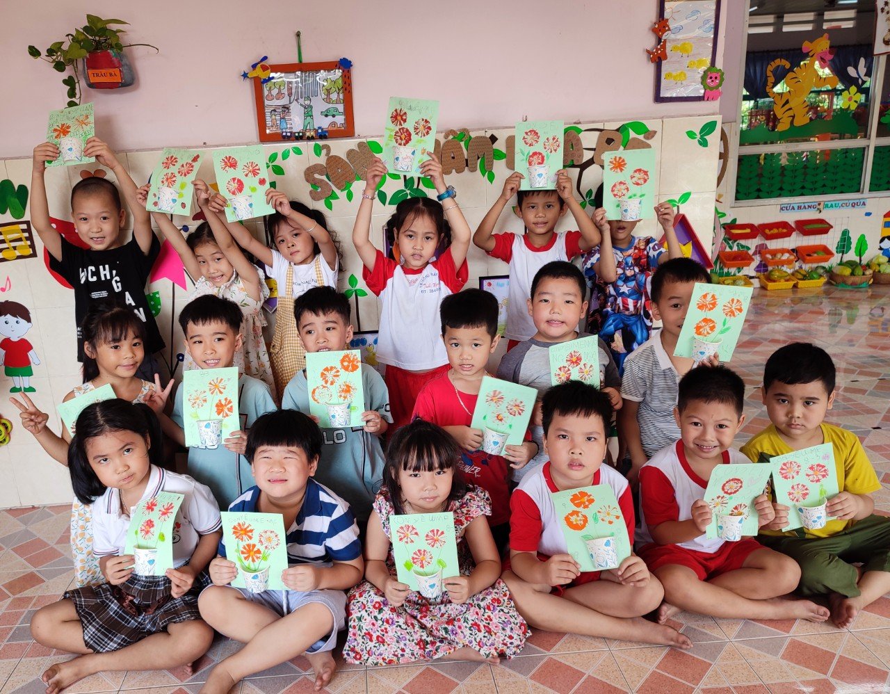 Những món quà 8/3 của các con trường Mầm non Tuổi Ngọc