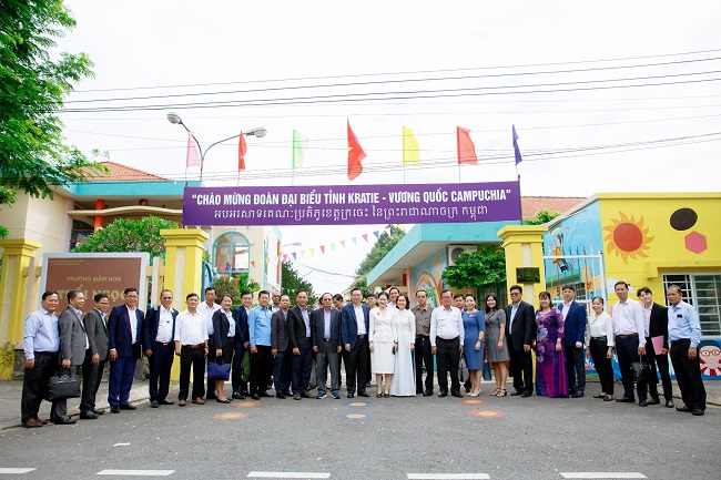Trường Mầm non Tuổi Ngọc vinh dự đón tiếp đoàn Đại biểu tỉnh Kratie Vương quốc Cambodia