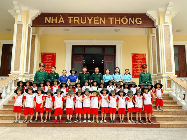 “EM YÊU CHÚ BỘ ĐỘI” - HÀNH TRÌNH TRẢI NGHIỆM Ý NGHĨA CỦA CÁC CON TUỔI NGỌC