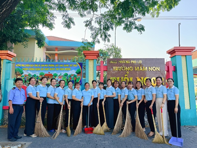 HƯỞNG ỨNG CHIẾN DỊCH TỔNG VỆ SINH MÔI TRƯỜNG - CHUNG TAY PHÒNG CHỐNG DỊCH BỆNH