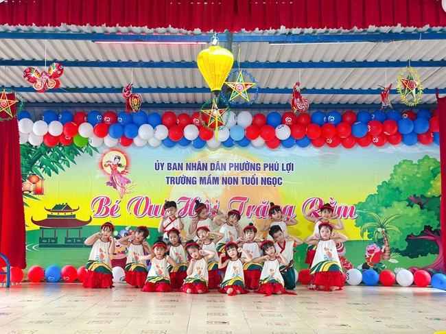 LỄ HỘI “BÉ VUI HỘI TRĂNG RẰM”